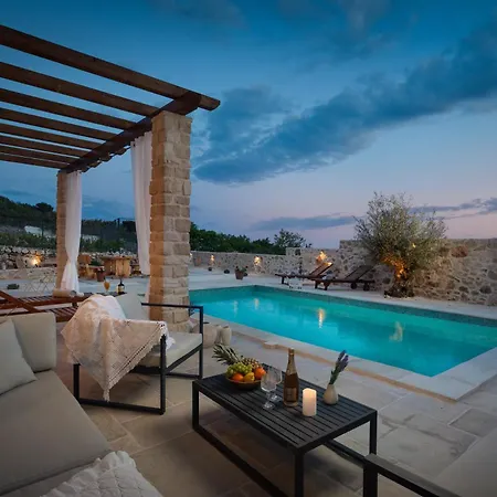 Cavalleria Rusticana With Heated Pool And Vineyard
