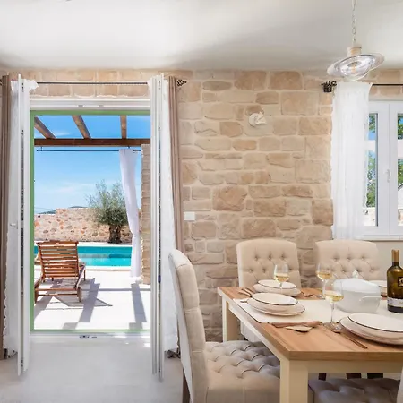 Villa Cavalleria Rusticana With Heated Pool And Vineyard *