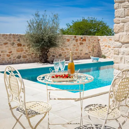 Villa Cavalleria Rusticana With Heated Pool And Vineyard *