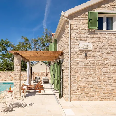 Cavalleria Rusticana With Heated Pool And Vineyard