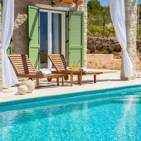 Cavalleria Rusticana With Heated Pool And Vineyard Villa *