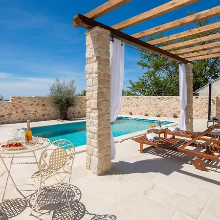 Villa Cavalleria Rusticana With Heated Pool And Vineyard *