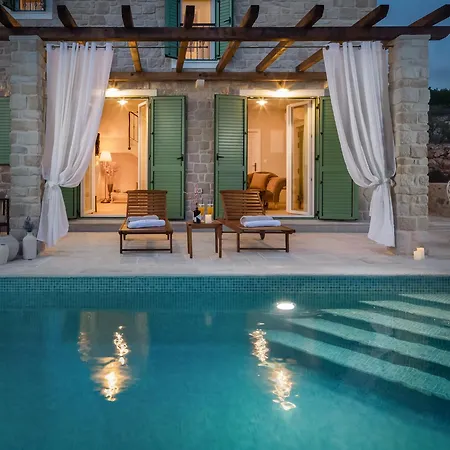Cavalleria Rusticana With Heated Pool And Vineyard Villa *