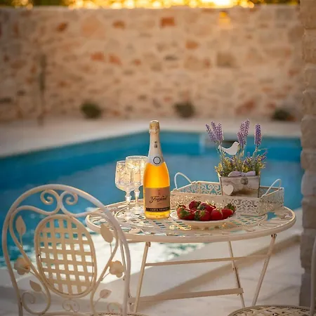 Villa Cavalleria Rusticana With Heated Pool And Vineyard *