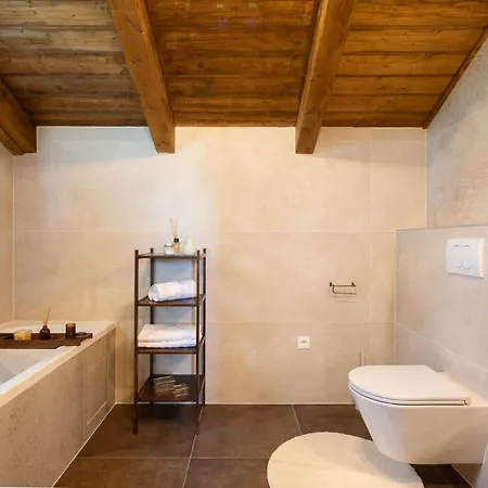 Villa Cavalleria Rusticana With Heated Pool And Vineyard