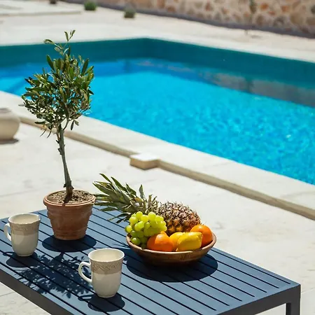 Villa Cavalleria Rusticana With Heated Pool And Vineyard Blizna Donja