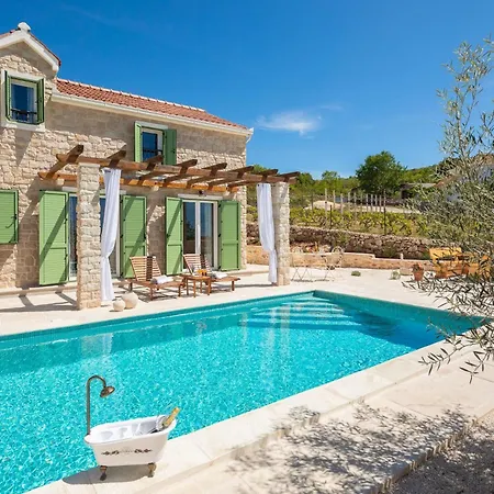 Villa Cavalleria Rusticana With Heated Pool And Vineyard Blizna Donja