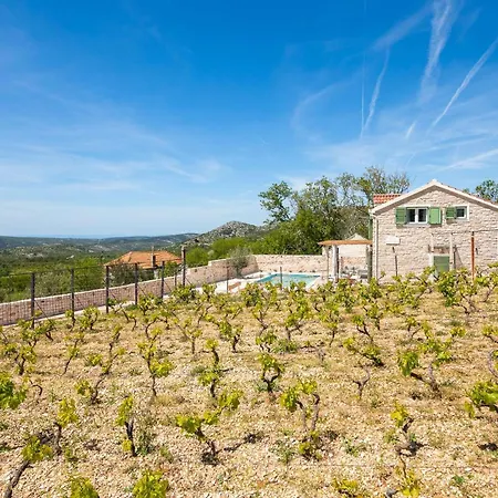 Villa Cavalleria Rusticana With Heated Pool And Vineyard *